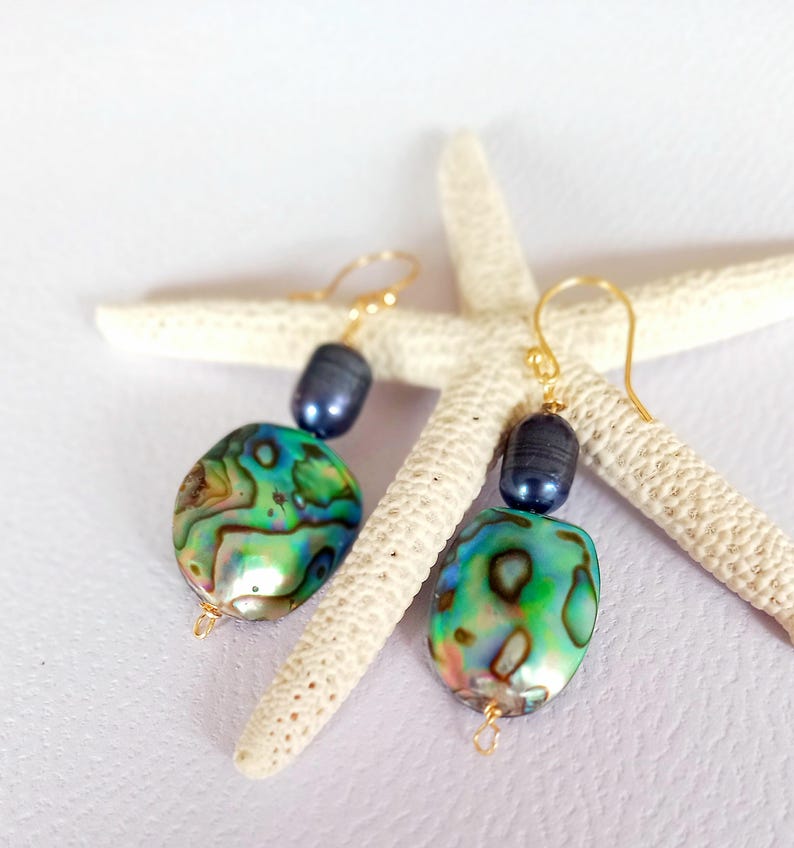 Pendientes de abulón, pendientes de abulón y perla negra, joyas de abulón, pendientes de abulón para boda, pendientes de novia con forma de lágrima de abulón, regalo para ella imagen 2