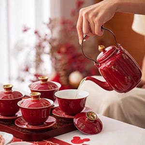 Juego de tazas/cuencos de té y tetera de cerámica para la ceremonia del té de boda china con el símbolo de la doble felicidad (moderno).