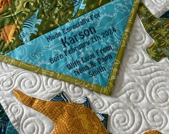 Custom Embroidered Quilt Label Triangle Corner Pocket Label Personalized Cotton Fabric Tag for Quilts Customized Heirloom Quality Embroidery