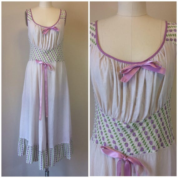 Vintage 50s Miss Fashion Sleeveless Berry Print Ni