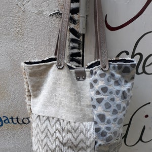 Handgefertigte Umhängetasche im Patchwork-Stil aus Möbelstoff