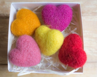 Set of 5 Felted wool heart decor, Weddings favor Home decor, Valentines Day gift, wool hearts, felt red heart decor Valentines Day decor