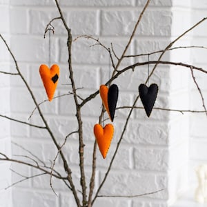 Halloween hearts Decoration, halloween decor, heart Wall hanging Decor, Halloween tree ornaments, felt ornaments, cute halloween decor