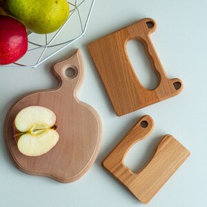 Children's toy kitchen set wooden board and 2 knives Toddlers Knife Safe Wooden Knife Wooden Kids Knife for Cooking image 3