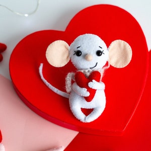 Valentines day gift Mouse with a heart Cute gift for girlfriend Romantic gift Valentines day decor, gift for her Valentines day decor