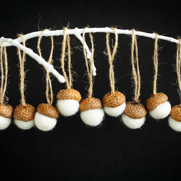 Christmas acorns Felted acorn ornaments, Set of 6/12/20 natural white rustic holiday decorations Wool Felted Acorns Fall Christmas ornaments
