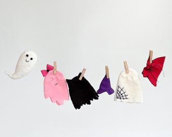 Peluche fantasma de Halloween: muñeco de fieltro con disfraces en caja de regalo pintada a mano