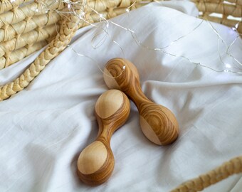 Zabawka grzechotka dla dzieci, grzechotka Montessori, drewniane marakasy dla maluchów, ręcznie robiony instrument sensoryczny dla dzieci, naturalna i nowoczesna zabawka muzyczna