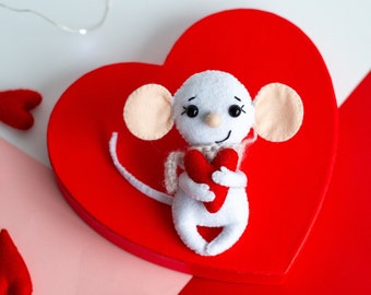 Valentines day gift Mouse with a heart Cute gift for girlfriend Romantic gift Valentines day decor, gift for her Valentines day decor