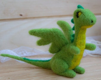 SALE dragon Tiny felted green dragon, soft sculpture, miniature dragon, fairy tale animal, natural dragon Figurine  Waldorf Miniature