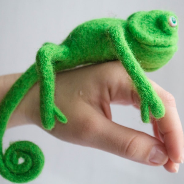 Artist reptile, Eco friendly toy, Wool chameleon, Felted chameleon,Reptile, Toy Felt,Needle Felted Animals, Lizard, Birthday gift,Home décor