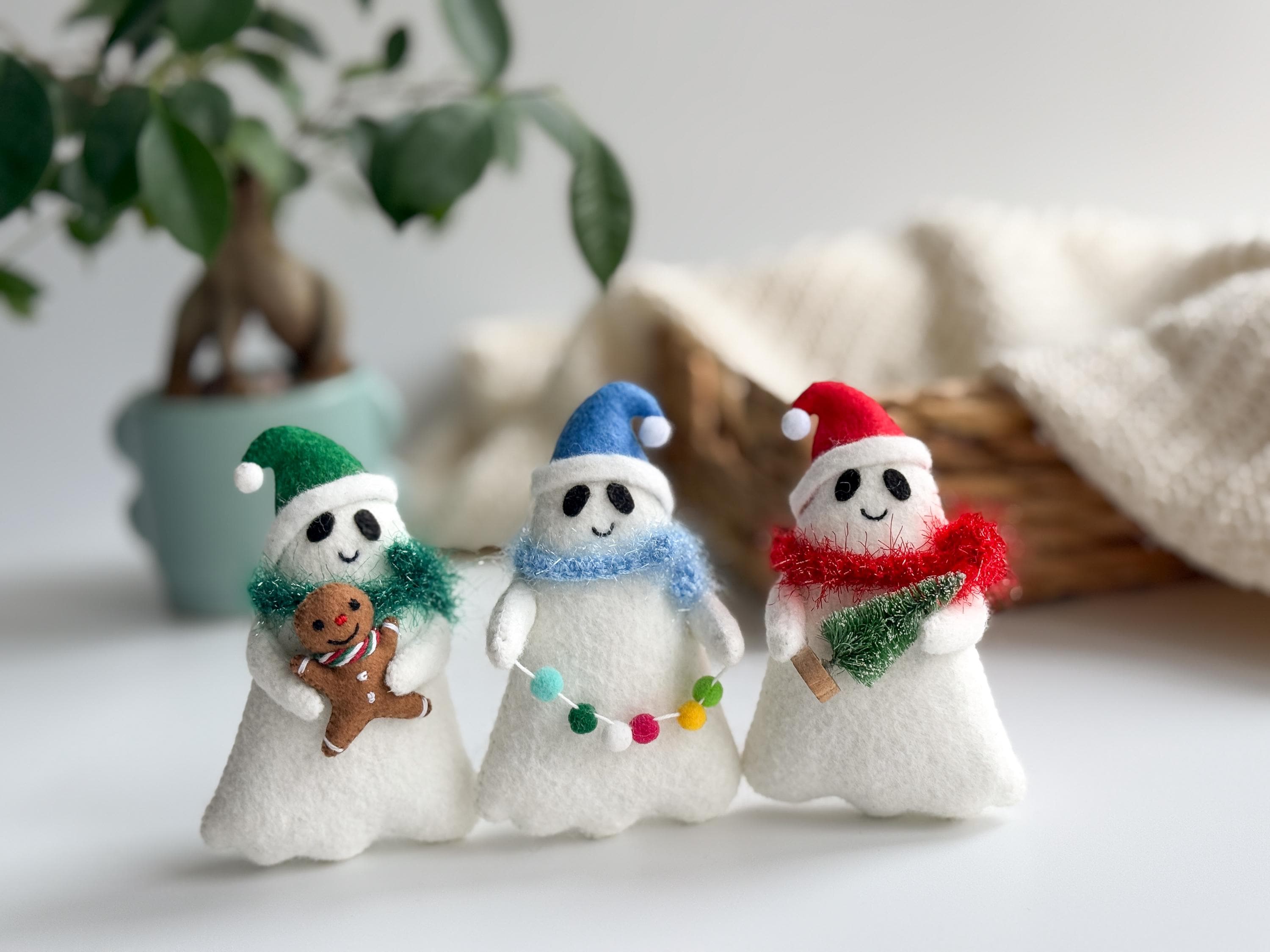 Felt Christmas Ghost Ornament – Cute Holiday Ghost Plush