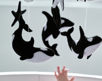 Monochrome crib Mobile Orca baby Mobile Killer Whale Mobile Nautical nursery mobile Neutral Mobile Ocean mobile with orca Black and white