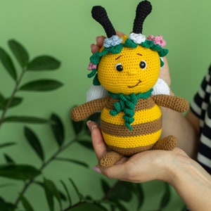 Knitted amigurumi toy Bee, Crochet bee, amigurumi bee, amigurumi toys image 7