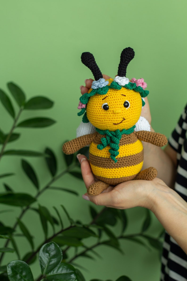 Knitted amigurumi toy Bee, Crochet bee, amigurumi bee, amigurumi toys image 7