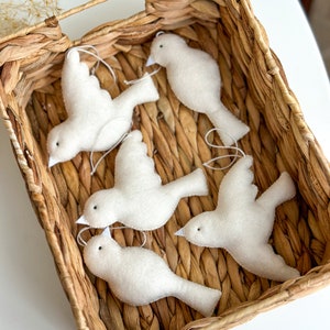 Felt White Bird Ornaments, Easter ornament, Easter decorations, Easter gifts, Easter Tree Decor, Wedding decorations, holiday ornaments