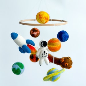 Spaceship mobile for crib, Space Baby Mobile, Solar System Felt Ball Mobile, Planets mobile, Space Baby Shower, mobile nursery New baby gift