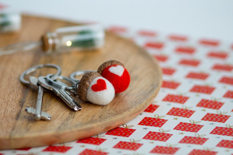 Handmade keychain "Love" gifts for her valentines day Wool white and red acorn keychain Cute keychain Small gifts for valentines day image 3