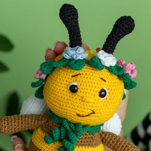 Knitted amigurumi toy Bee, Crochet bee, amigurumi bee, amigurumi toys image 5