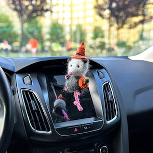 Acessório de carro de gambá de Halloween, pingente de carro para espelho, cabide de carro de gambá, ideia de presente de gambá, pendurar espelho, enfeite de presente de Halloween