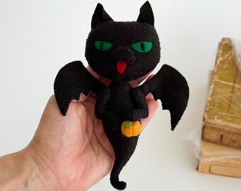 Felt Bat Cat Plush – Handmade Halloween Decoration, Gothic Black Cat with Wings, Spooky Cute Ornament for Home or Gift