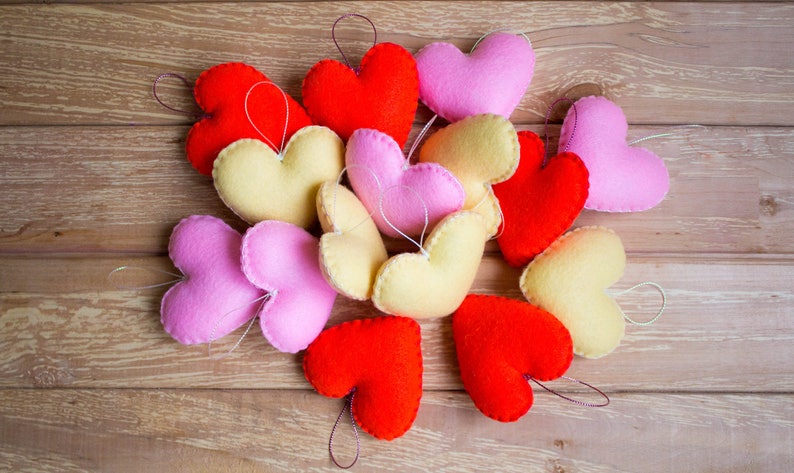 Valentine's Day gift, Felted heart ornaments, set of 5 hearts, Home decor, felt red heart decor, Red felt heart Valentine's day Wedding image 3