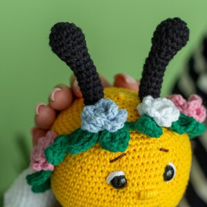 Knitted amigurumi toy Bee, Crochet bee, amigurumi bee, amigurumi toys image 4