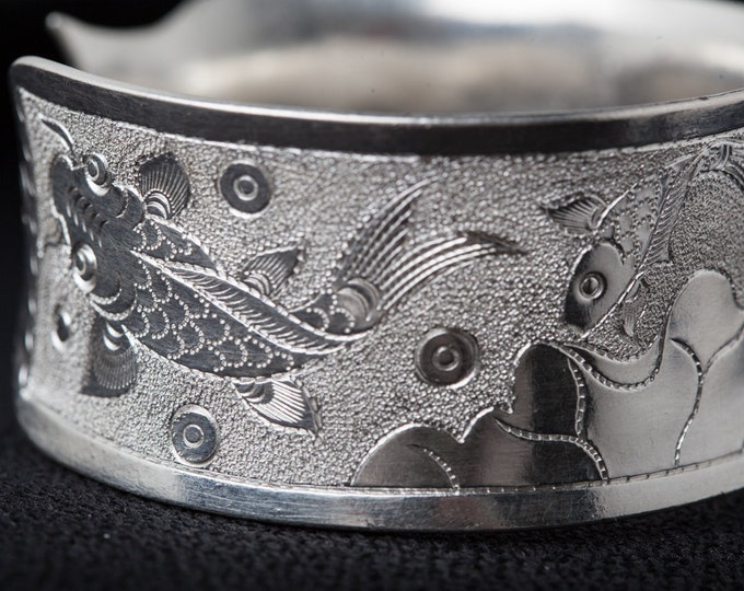 Fine pure silver hand-forged silver bangle - thick 77g solid pure silver - fish and lotus flower - traditional Chinese handmade piece