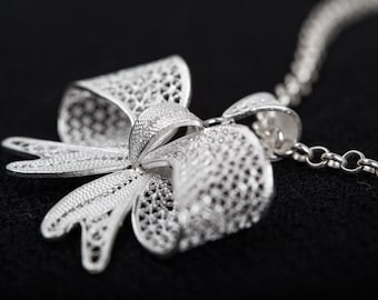 Silver Filigree Handcrafted Bowknot Necklace