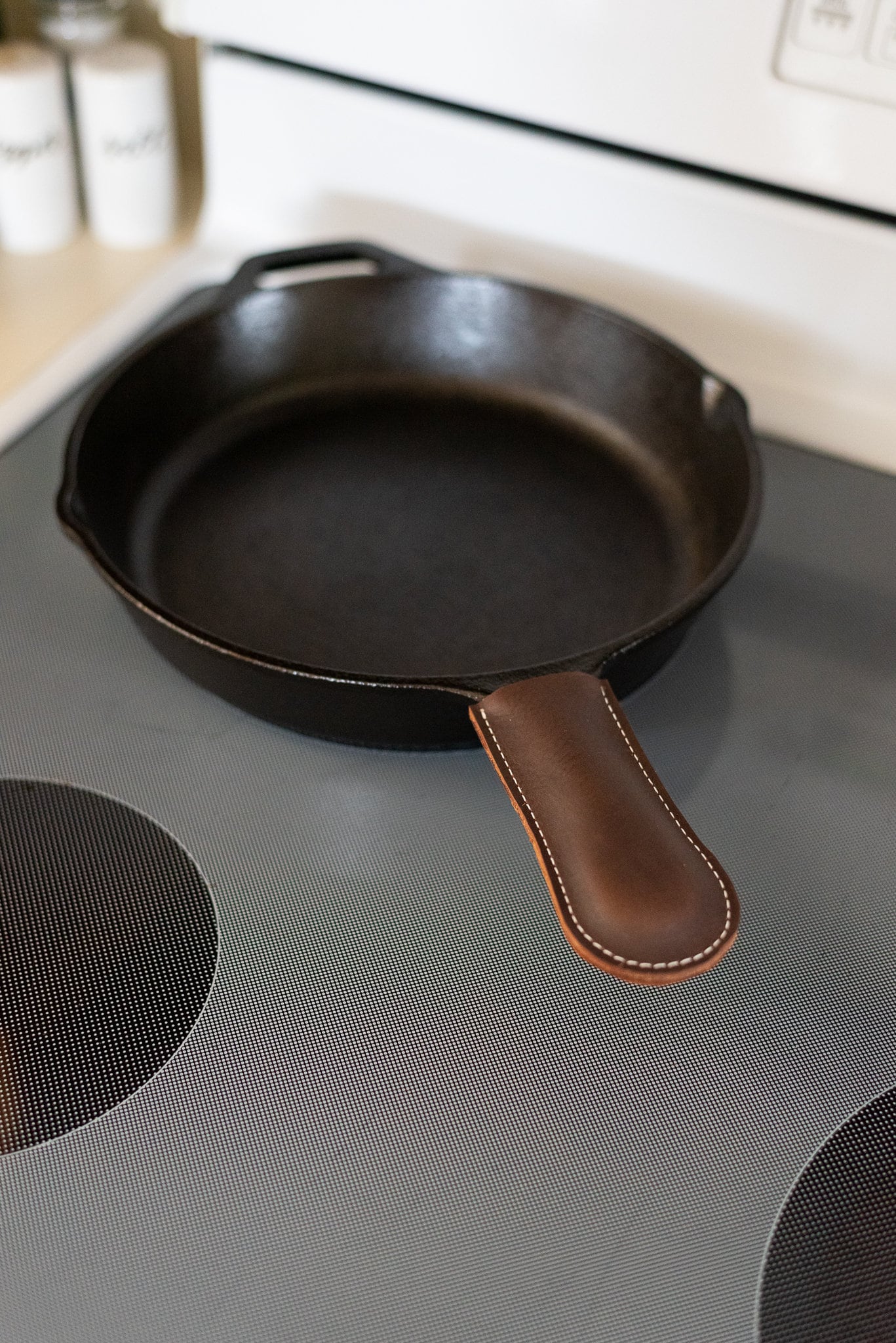 Cast Iron Pan Handle Cover - Your Geek Partners