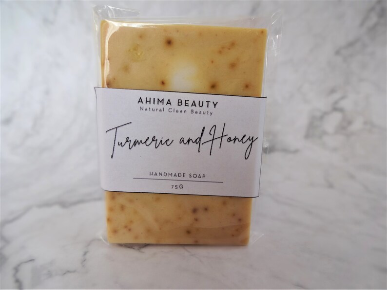 Puede incluir: Jab&oacute;n hecho a mano de c&uacute;rcuma y miel Ahimsa Beauty, belleza natural y limpia, 75 g