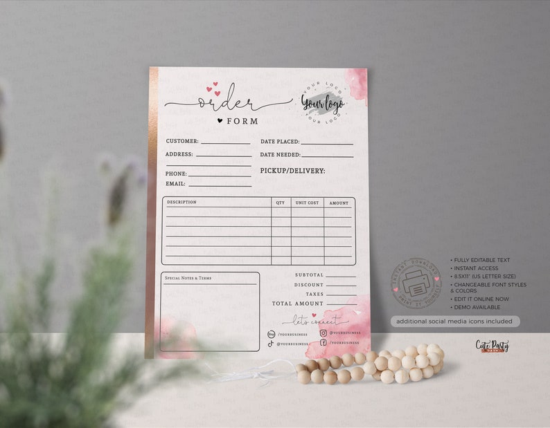 Pu&ograve; includere: Modello di modulo d'ordine stampabile con sfondo acquerello rosa e cuori. Il modulo include campi per le informazioni del cliente, la data dell'ordine, la data necessaria, il ritiro/la consegna, la descrizione, la quantit&agrave;, il costo unitario, l'importo, il totale parziale, lo sconto, le tasse e l'importo totale. Il modulo include anche una sezione per note e condizioni speciali. Il testo "modulo d'ordine" &egrave; scritto in corsivo con un simbolo di cuore. Il testo "il tuo logo" &egrave; scritto in un cerchio con un simbolo di cuore. Il modulo &egrave; completamente modificabile e include accesso immediato, dimensione del carattere regolabile, stili di carattere e colori modificabili, modifica online ora e demo disponibile. Sono incluse icone aggiuntive dei social media.
