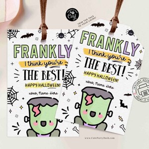 Op de afbeelding: Twee printbare Halloween-cadeautje-labels met een cartoon Frankenstein-monster. De labels zijn wit met zwarte contouren en bevatten de tekst "Eerlijk gezegd, ik vind je geweldig! Gelukkig Halloween!" met ruimte om een naam toe te voegen.