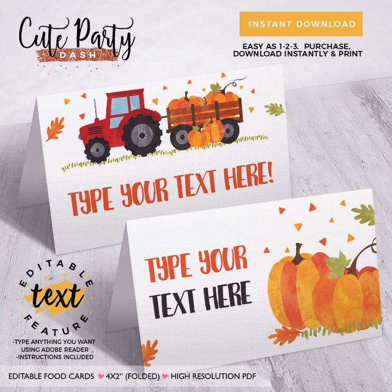 K&ouml;nnte beinhalten: Editierbare Speisekarten mit Herbstthema. Die Karten zeigen einen roten Traktor, der einen Wagen voller K&uuml;rbisse zieht, und eine Aquarellillustration von K&uuml;rbissen. Der Text "Type your text here!" steht auf den Karten.