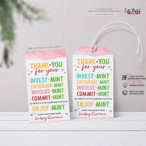 K&ouml;nnte beinhalten: Zwei rosa und wei&szlig;e Geschenkanh&auml;nger mit Aquarell-Effekt. Die Anh&auml;nger zeigen den Text "Danke f&uuml;r dein" gefolgt von einer Liste von W&ouml;rtern, die auf "mint" enden, wie "Invest-mint", "Encourage-mint", "Involve-mint" und "Commit-mint". Der Text "Also hier ist etwas Kleines f&uuml;r dich" erscheint &uuml;ber dem Wort "Enjoy-mint". Am unteren Rand des Anh&auml;ngers steht "Frohe Valentinstage von Lindsay Clermann".