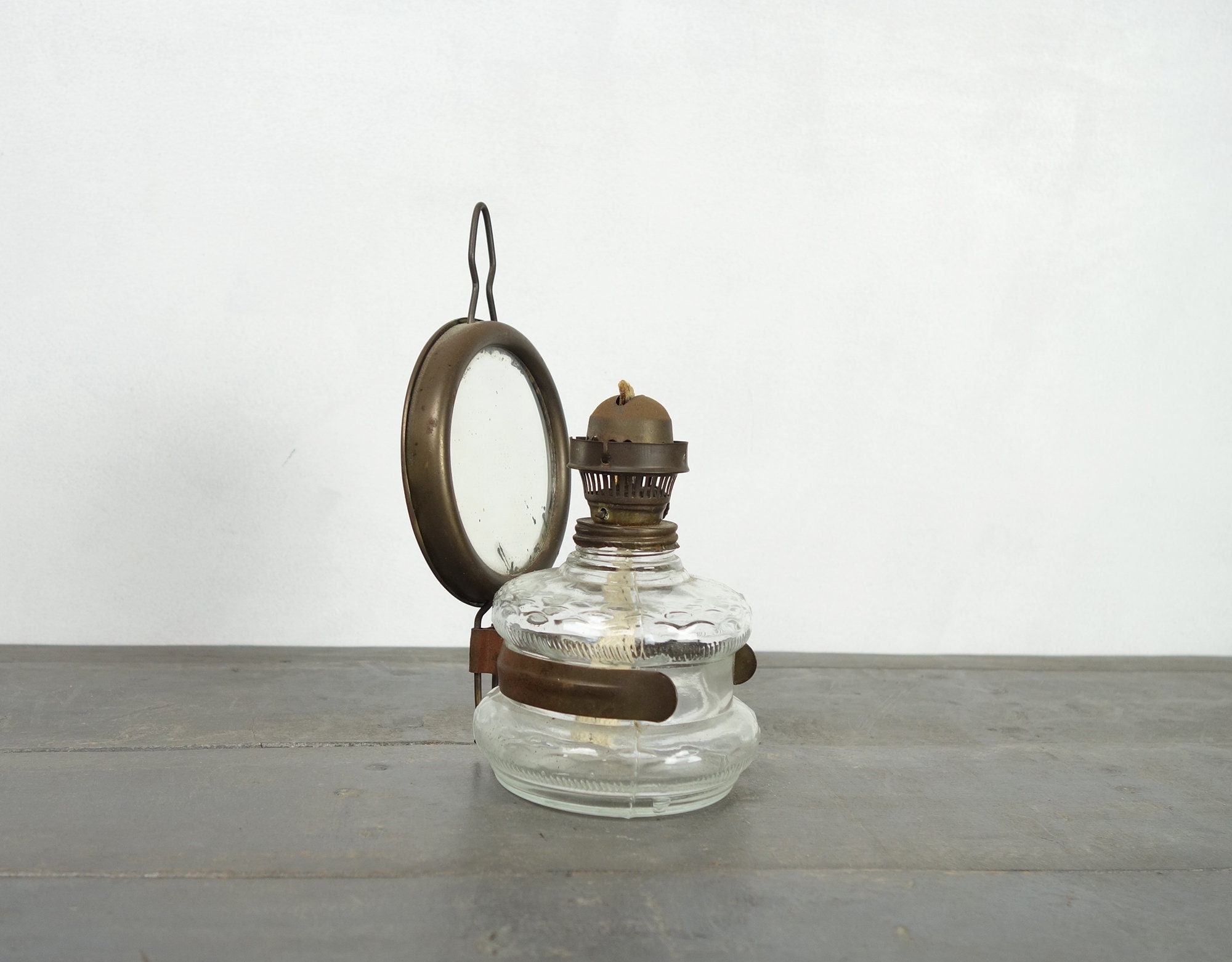 Français Lampe à Huile Vintage avec Miroir, en Verre, Miroir Rond, Essence Murale