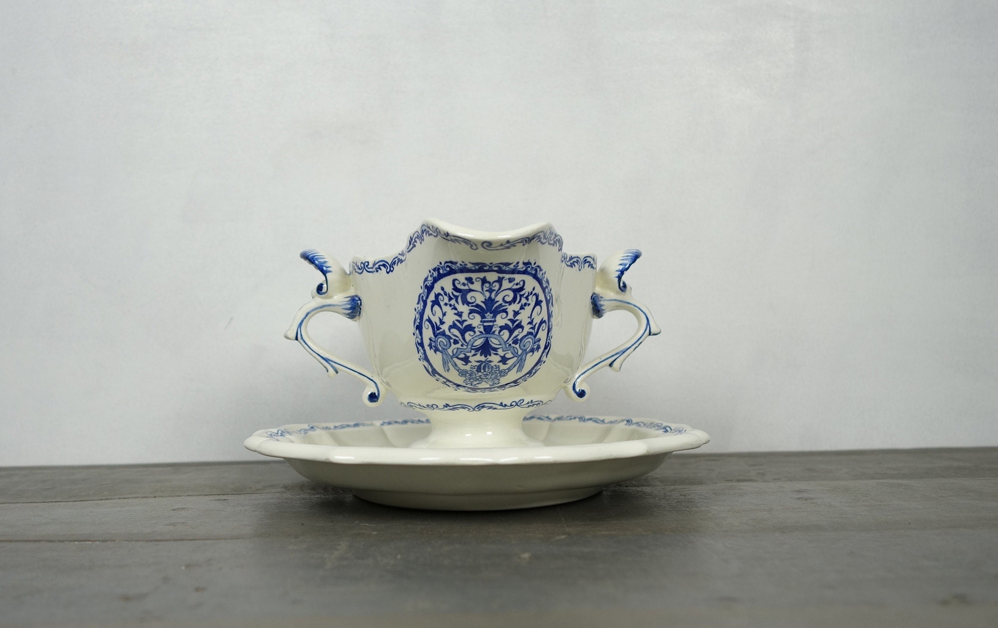 Gien, Grand Bateau de Sauce Vintage, à Sauce, Sauciere, Poignées avec Décor Coquillage.