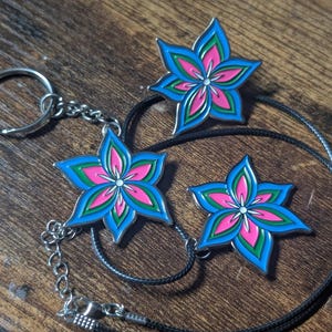 Pin/collar/llavero/parche de esmalte suave "Lily" del orgullo polisexual