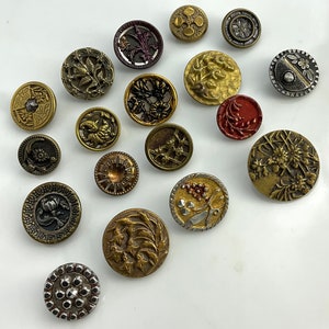 Lot 18 Small Metal Antique Buttons Old Variety Flowers Original Tints