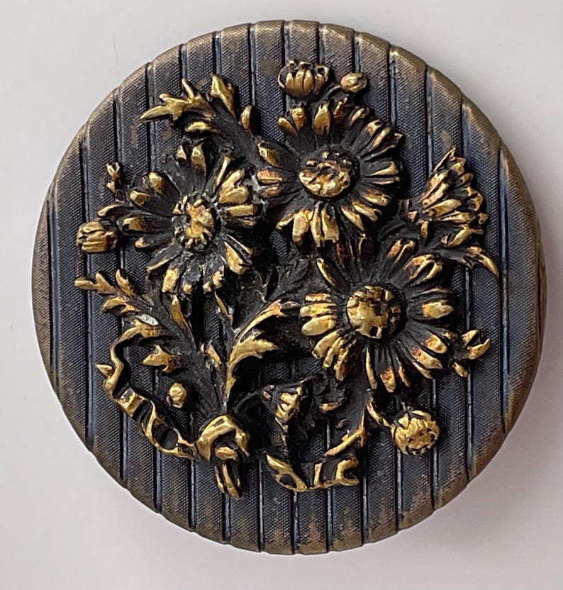 Large Victorian Metal Antique Daisy Flowers Old Floral Button Daisies