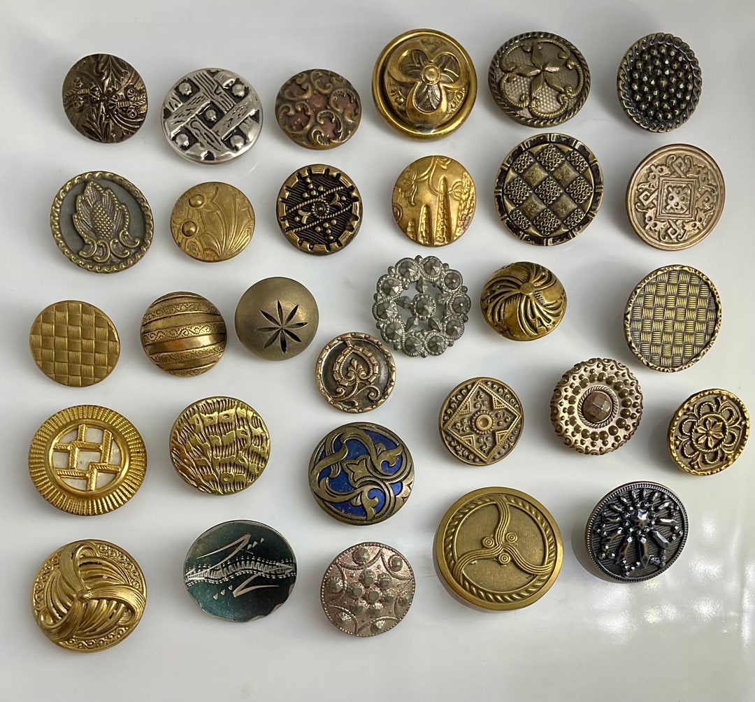 Lot 30 Antique Vintage Medium Metal Buttons Variety Old Ornate Crafts ...