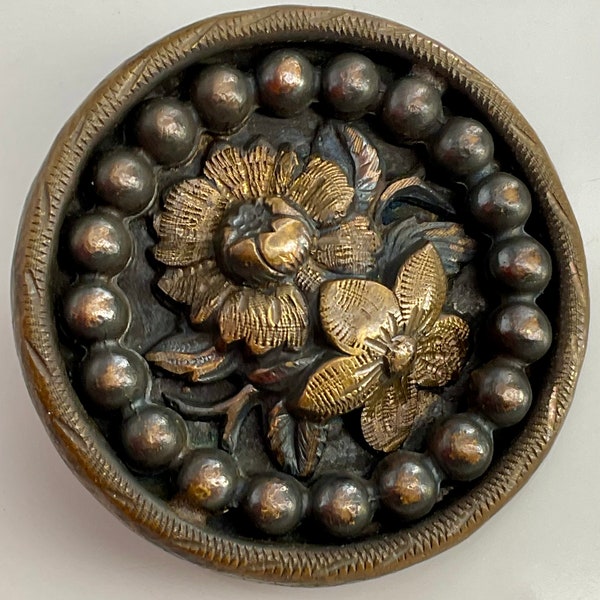 Gorgeous Flower Floral Antique Large Metal Button Old Picture Great Border