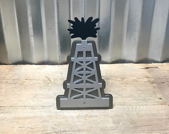 Oil Derrick Hitch Cover