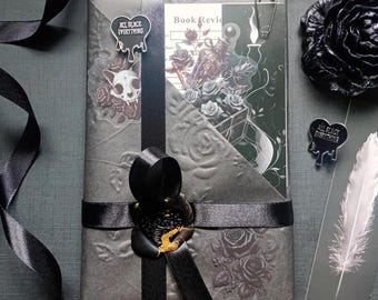 Collector Edition Gothic Blind Date With a Book – Dark Academia Reading Ritual, Mystery Surprise Gift Box, Limited Edition