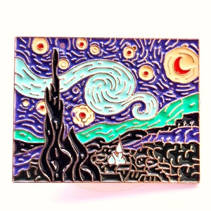 Spilla smaltata Notte stellata / Spilla artistica di Van Gogh / Regalo per artista estetico / Spilla da bavero Cielo stellato / Oggetto da collezione ispirato all'arte di Vincent Van Gogh