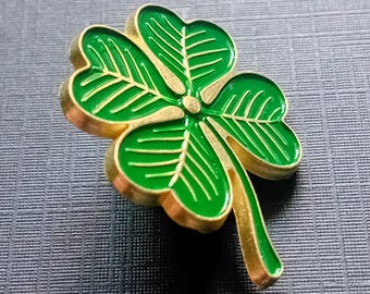 Four Leaf Clover Enamel Pin – Lucky Shamrock Botanical Badge, St Patrick’s Day Gift, Emerald Green Enamel Pin