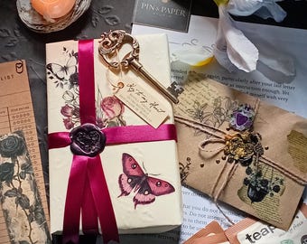 The Key to My Heart — Early Drop Summer Edition | Limited Curated Literary Gift Box with Blind Date Book Escape, Coastal & Atmospheric Reads