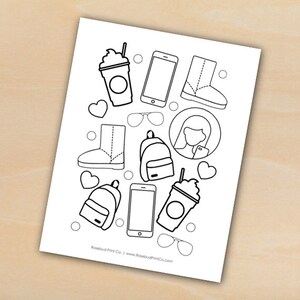 Puede incluir: Ilustración en blanco y negro de varios objetos: bebida de café, smartphone, botas, mochila, gafas de sol y corazones. La ilustración está sobre papel blanco con el texto "Rosebud Print Co. | www.RosebudPrintCo.com".