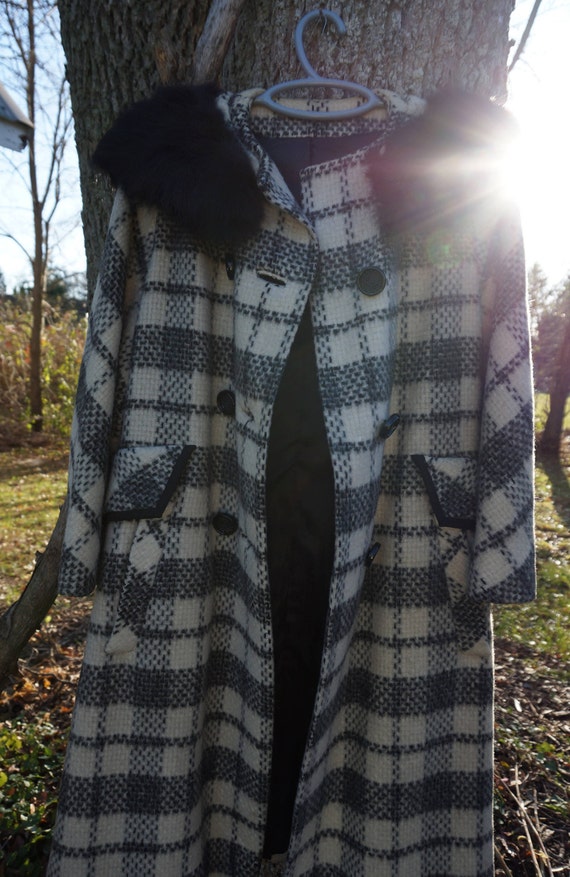 Women's Black & White Plaid Wool Coat Fox Fur Col… - image 2