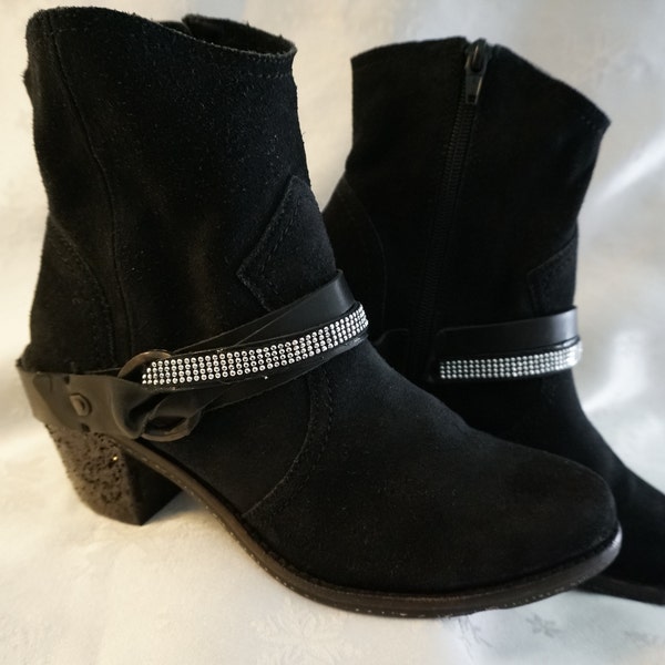 Women's OTBT Black Suede Ankle Boots Sz 8 ~ Altered Fashion